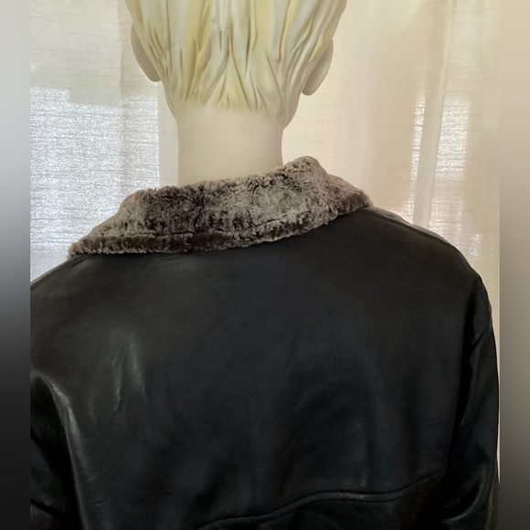 Danier Black Leather and faux fur reversible coat - Picture 3 of 10